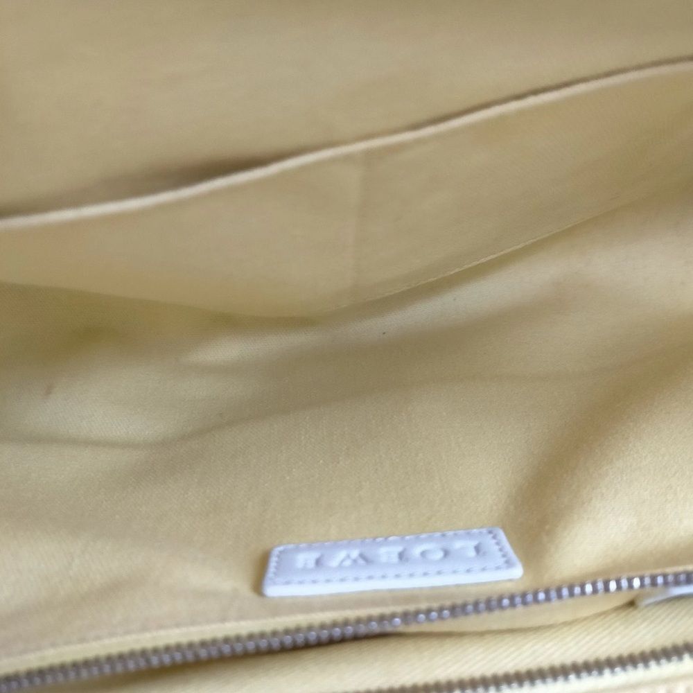 Auth LOEWE White Leather Frame Box Clutch Baguette Pouchette - Picture 9 of 10